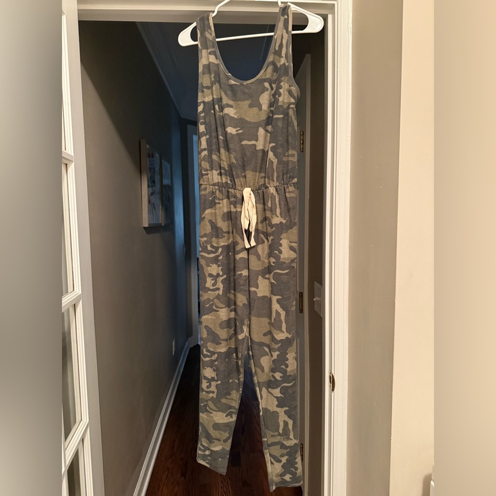 Camouflage Sleeveless Jumpsuit